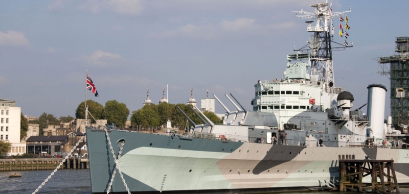 Крупнейшая в истории группа британских авианосцев зайдет в Черное море