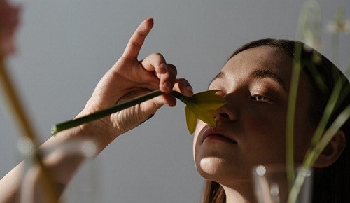 Врач назвал способ восстановить обоняние после COVID-19