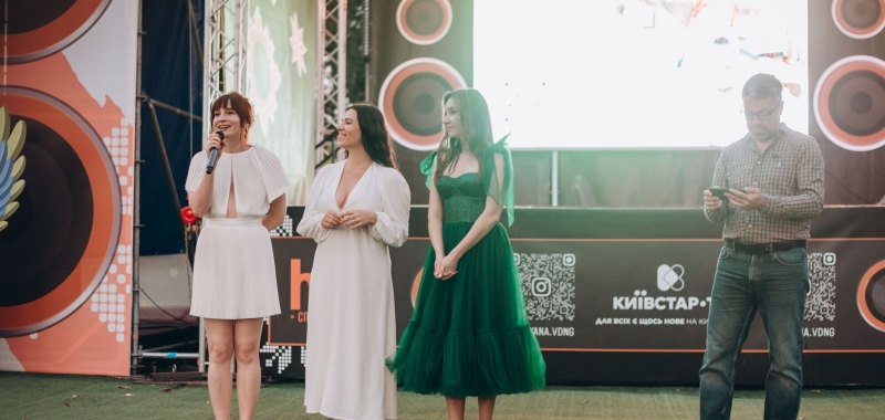 "Киевстар ТВ" устроил в Киеве благотворительный показ культовой ленты "Грязные танцы"